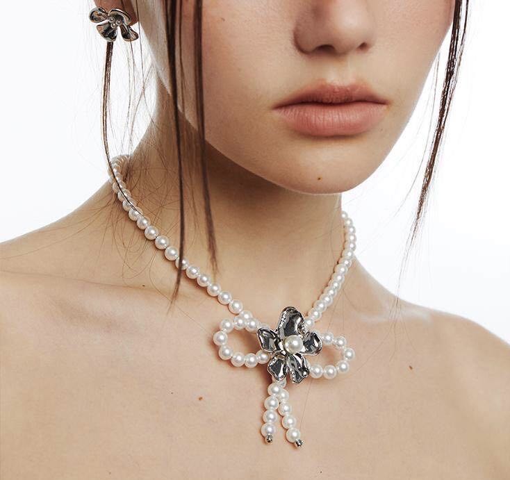 Pearl Flower Stamen Choker