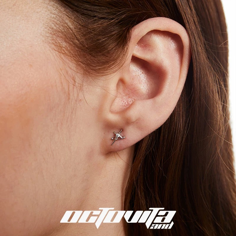A Small Star Earring