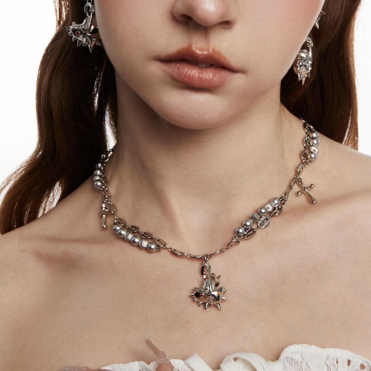 Spiked Heard Beads Necklace