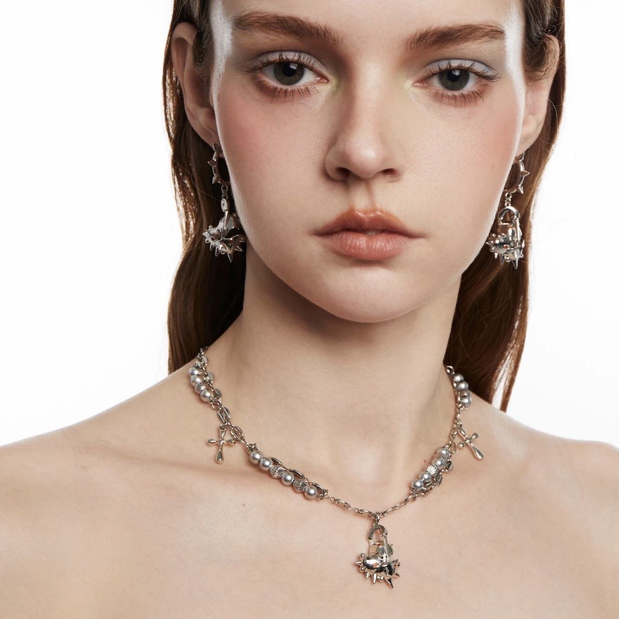 Spiked Heard Beads Necklace