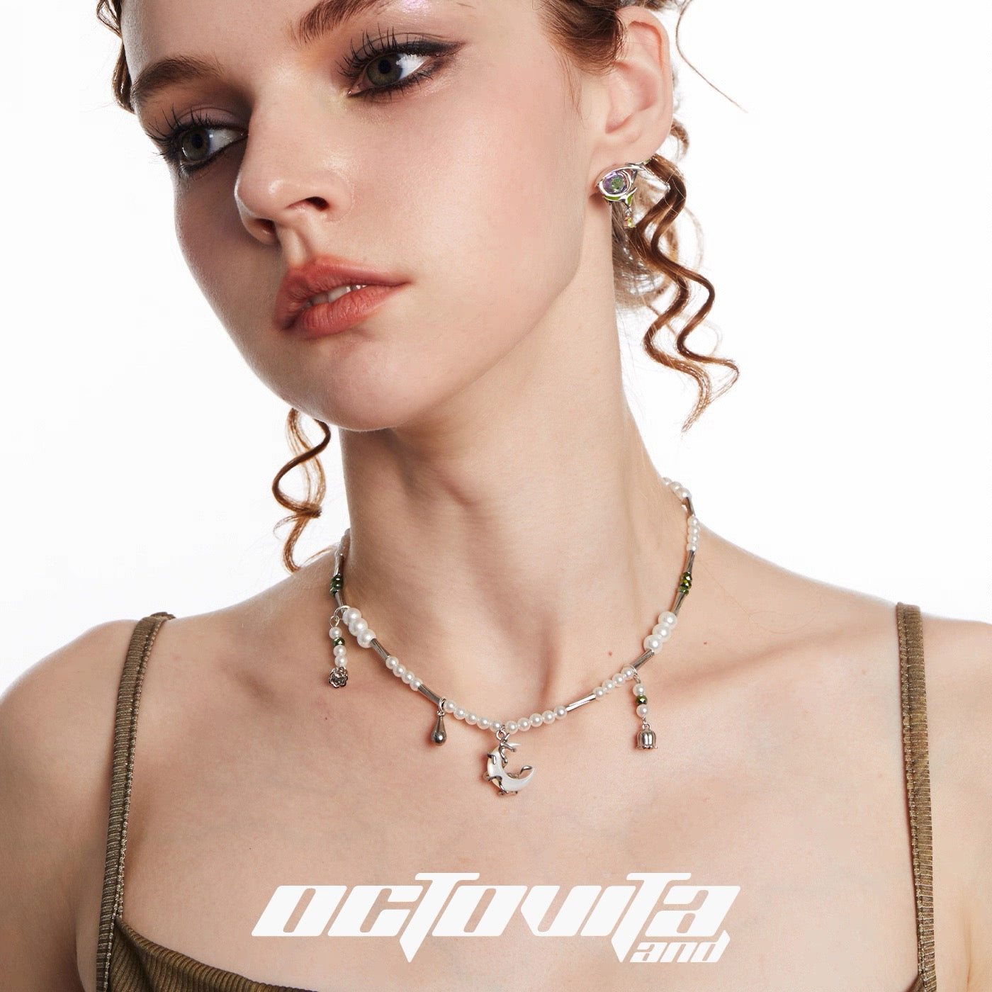 White Moon Necklace