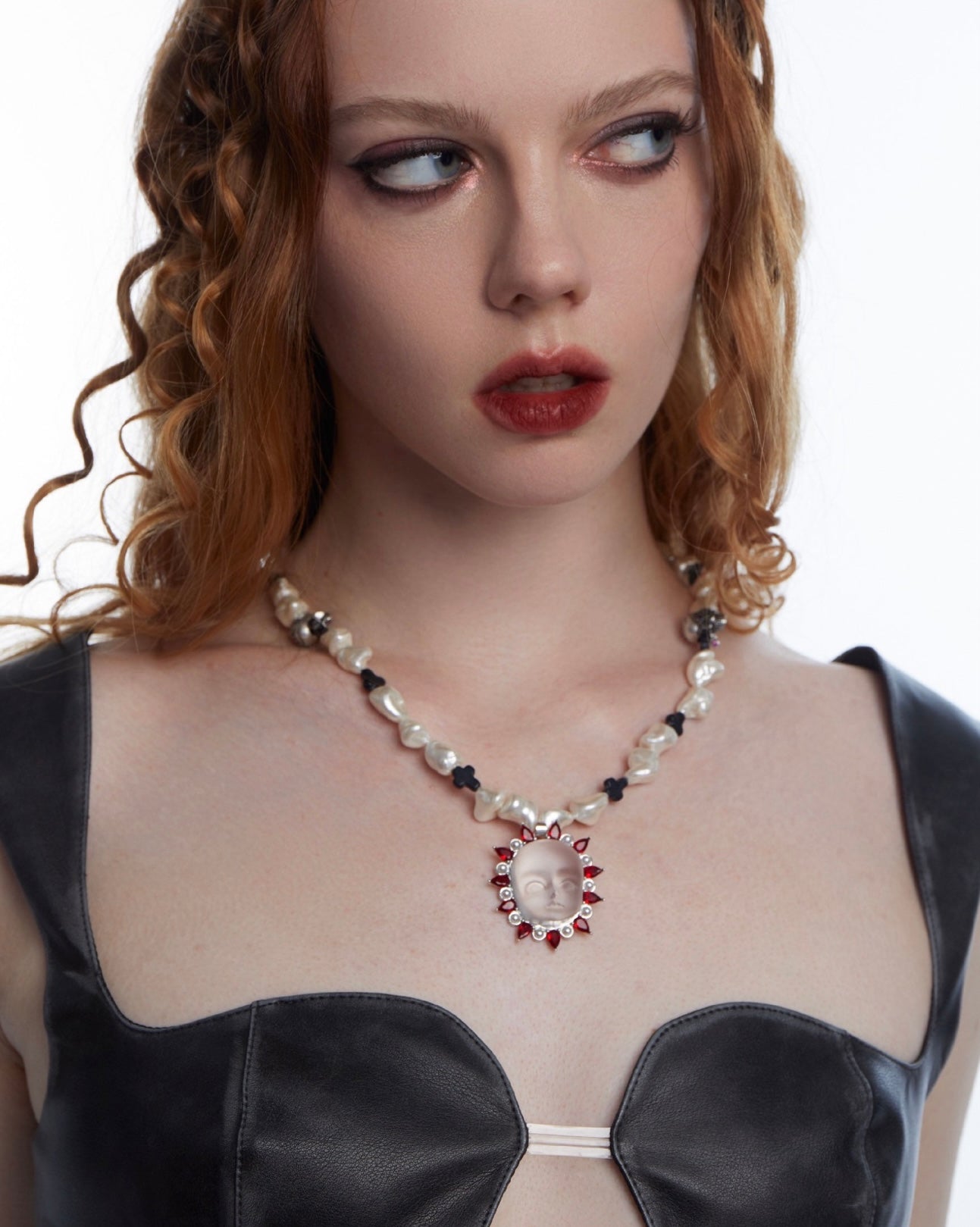 Collana patchwork di perle turchesi nere