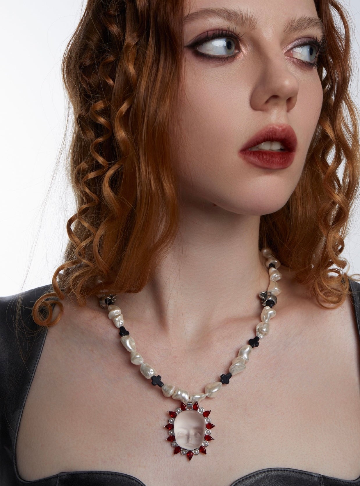 Collana patchwork di perle turchesi nere
