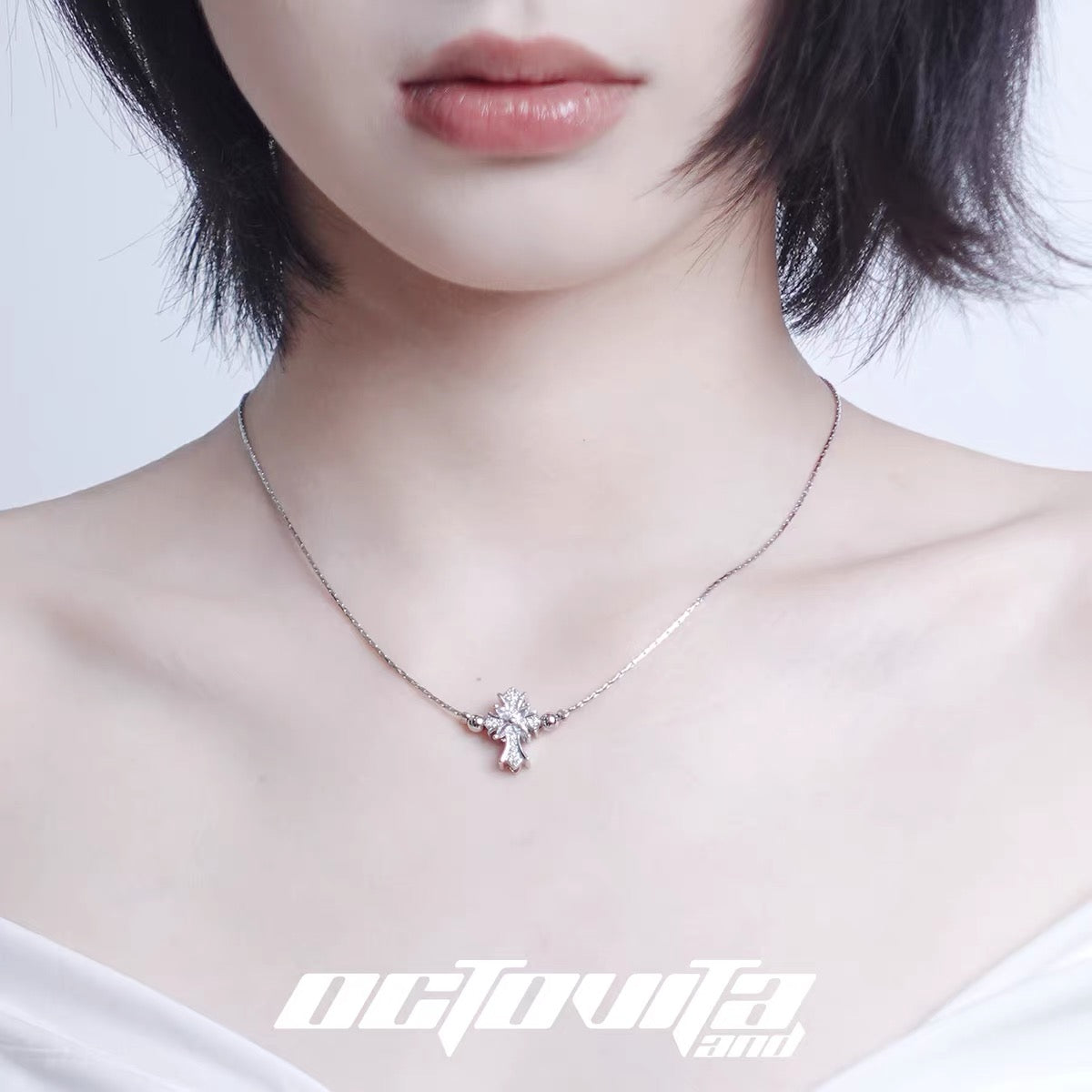 Sliver Cross Iris Necklace