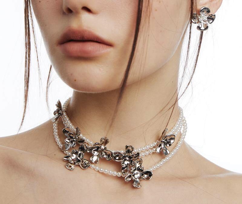 Three Layer Pearl Stamen Choker