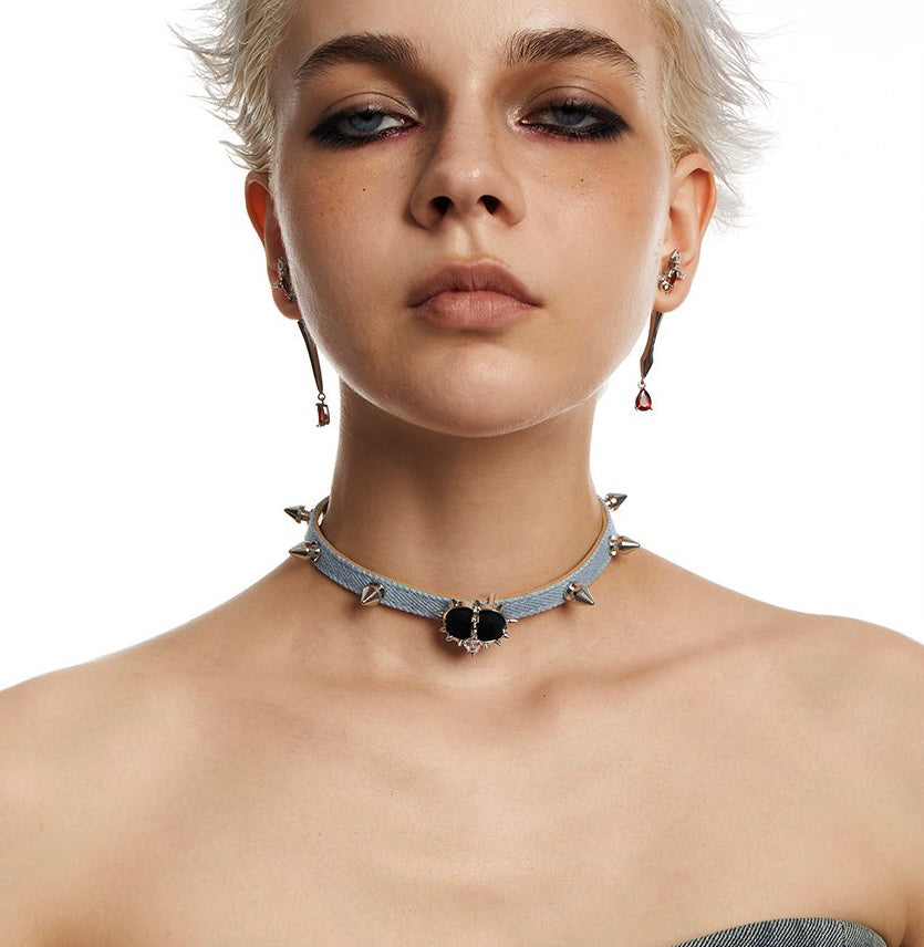 Thorny Love Choker